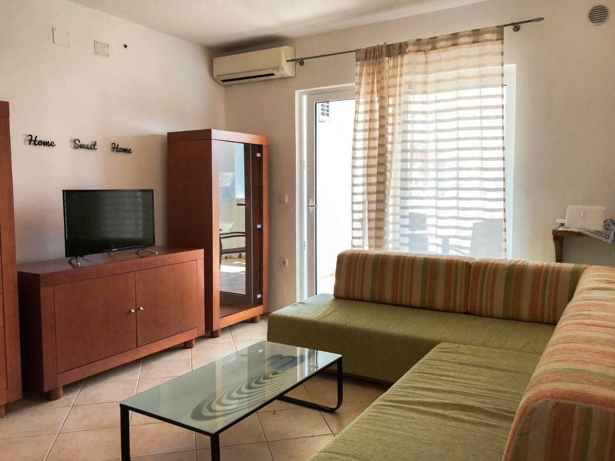 Mr. Hall Apartments Barbat na Rabu Eksteriør billede