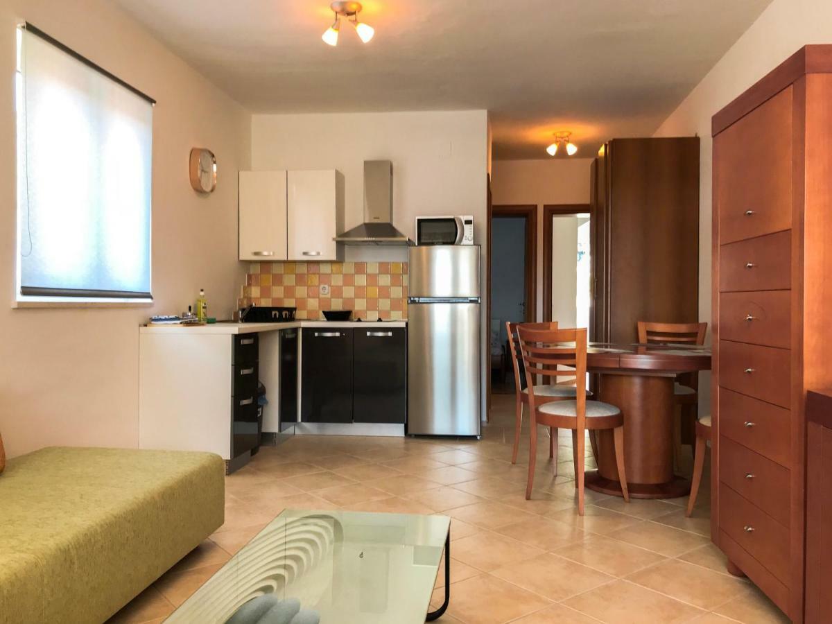 Mr. Hall Apartments Barbat na Rabu Eksteriør billede