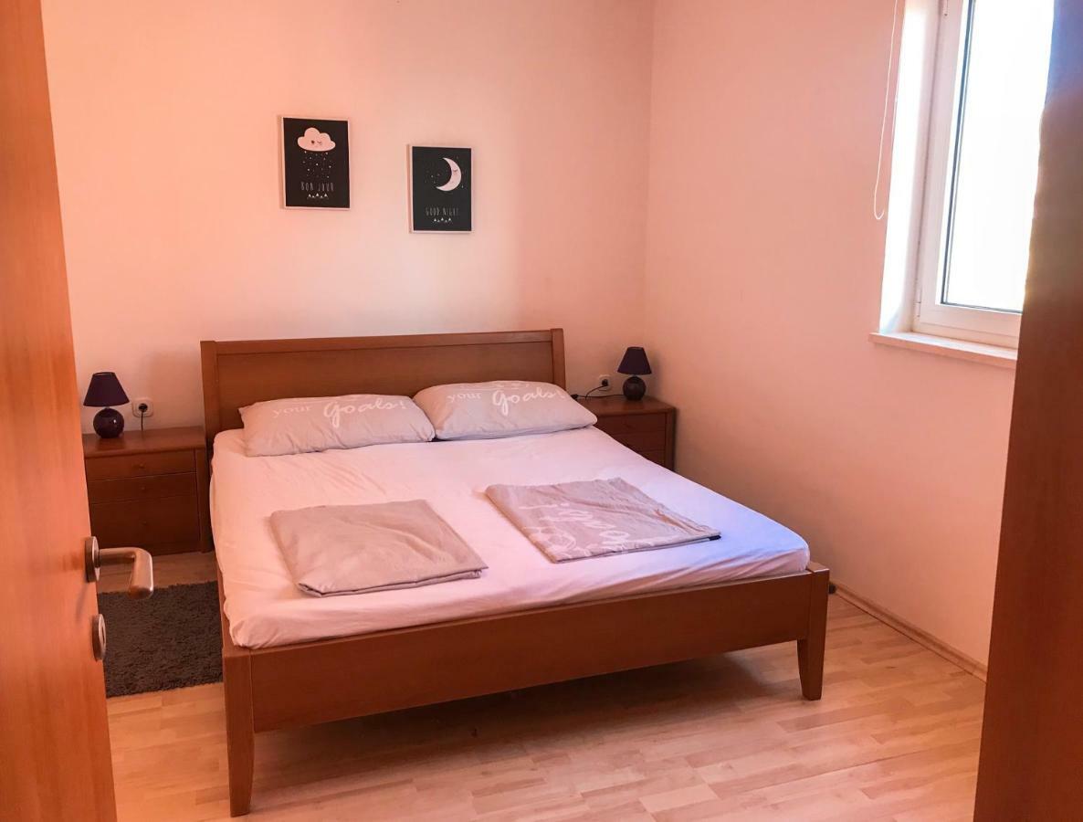 Mr. Hall Apartments Barbat na Rabu Eksteriør billede